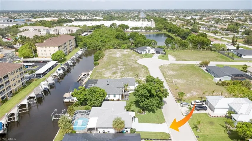 1914 Ottersrest Ln, Cape Coral, Florida 33990