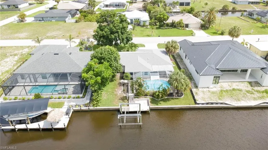 1914 Ottersrest Ln, Cape Coral, Florida 33990