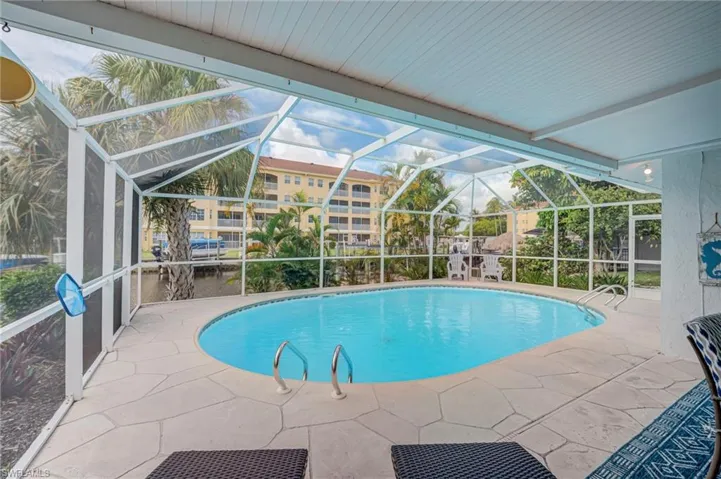 1914 Ottersrest Ln, Cape Coral, Florida 33990