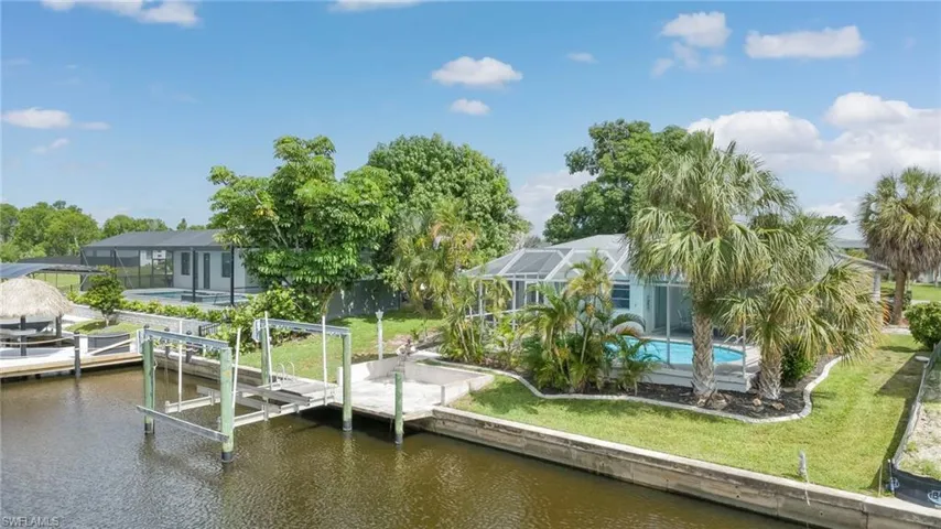 1914 Ottersrest Ln, Cape Coral, Florida 33990