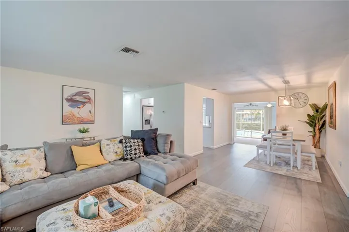 1914 Ottersrest Ln, Cape Coral, Florida 33990