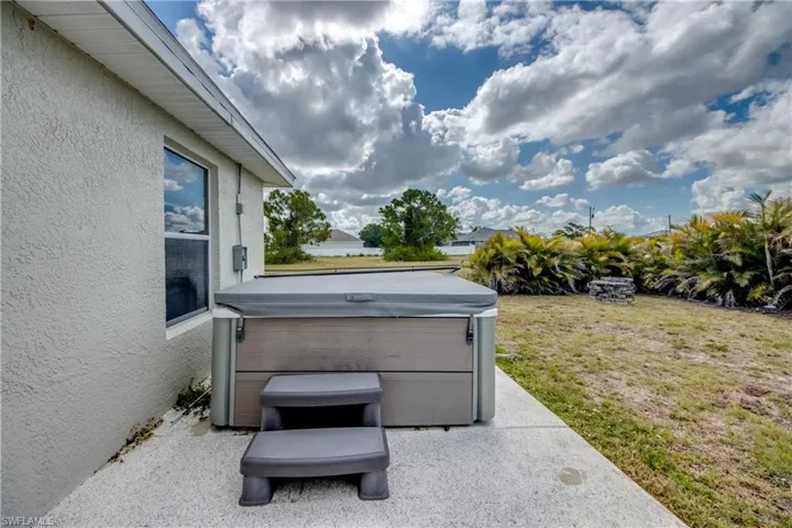 2920 NW 25th  LN, Cape Coral, FL 33993
