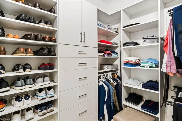 Primarty suite dual walk-in closets, plus added shoe closet!
