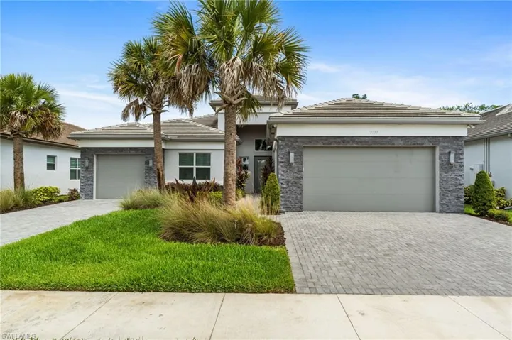 12033  Azalea  WAY, Naples, FL 34120