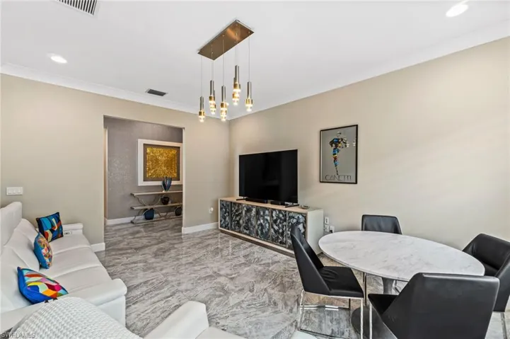 12033  Azalea  WAY, Naples, FL 34120