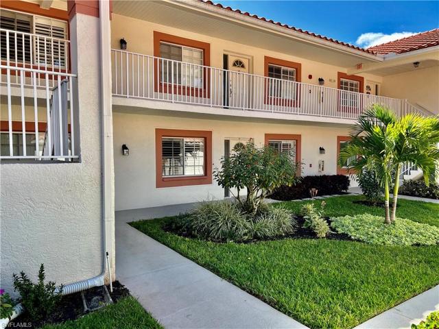 550  Gabriel  CIR, Naples, FL 34104