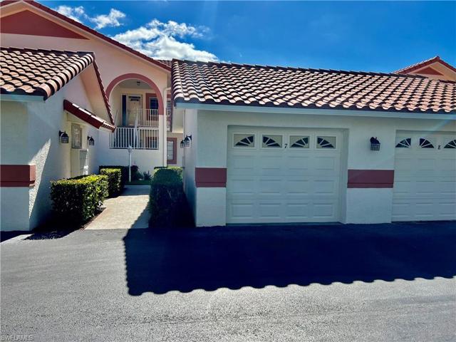 550  Gabriel  CIR, Naples, FL 34104