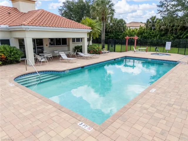 360 Pindo Palm Dr, Naples, Florida 34104