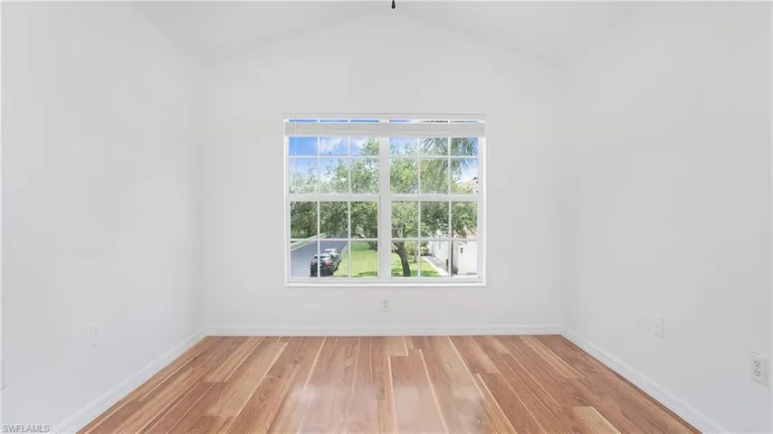 880  Hampton  CIR, Naples, FL 34105