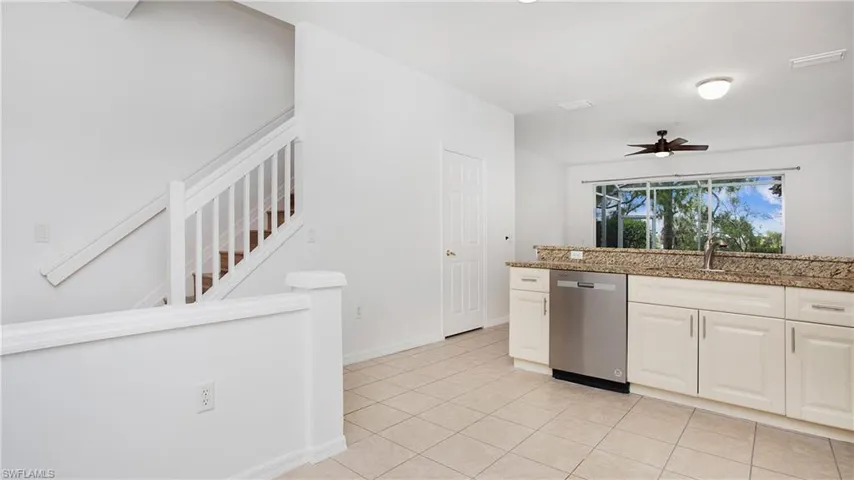880  Hampton  CIR, Naples, FL 34105