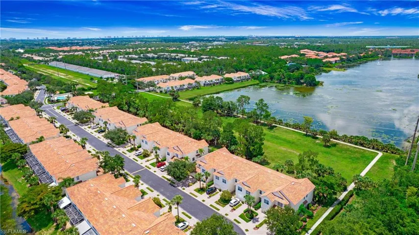 880  Hampton  CIR, Naples, FL 34105