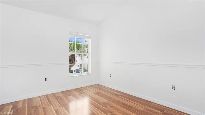 880  Hampton  CIR, Naples, FL 34105