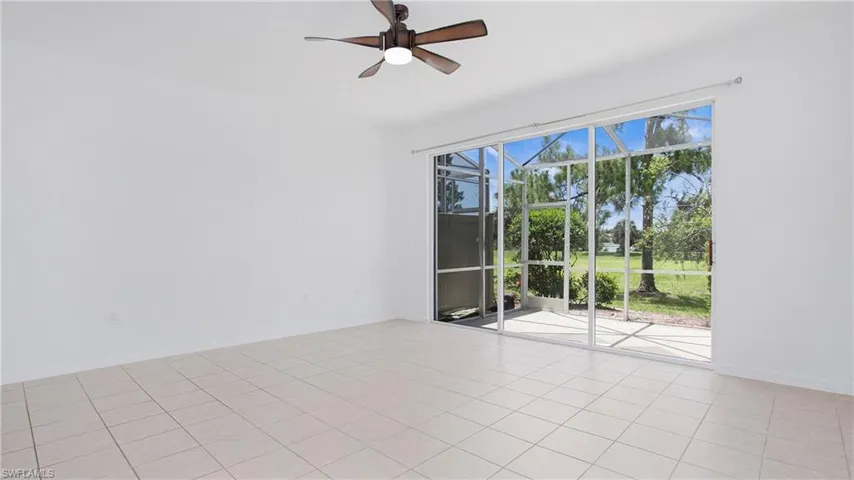880  Hampton  CIR, Naples, FL 34105