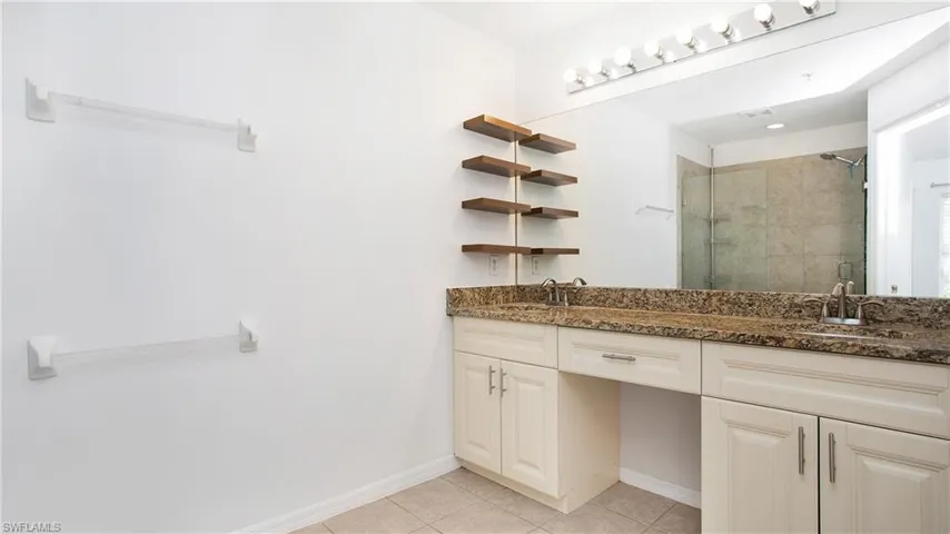 880  Hampton  CIR, Naples, FL 34105