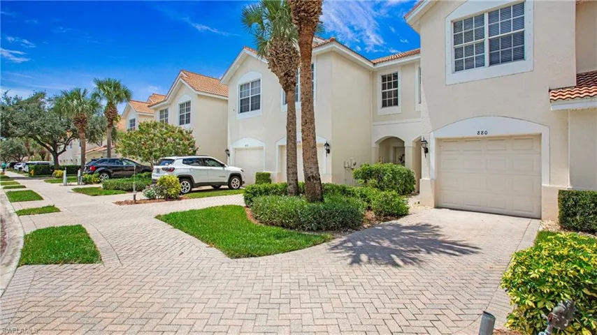 880  Hampton  CIR, Naples, FL 34105