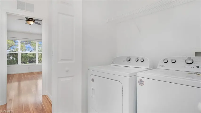 880  Hampton  CIR, Naples, FL 34105