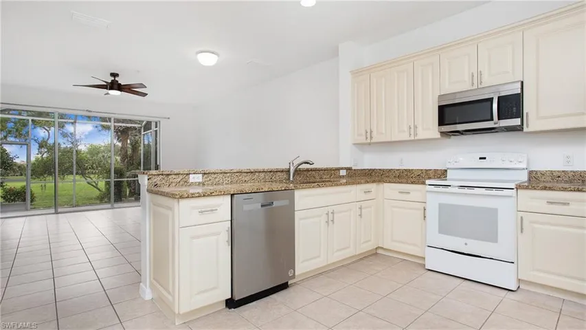 880  Hampton  CIR, Naples, FL 34105