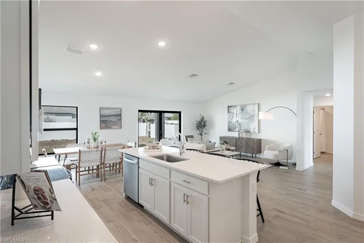 617 Sw 11th Pl, Cape Coral, Florida 33991