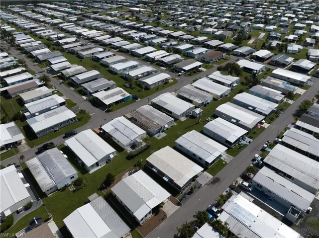 Birds eye view of property