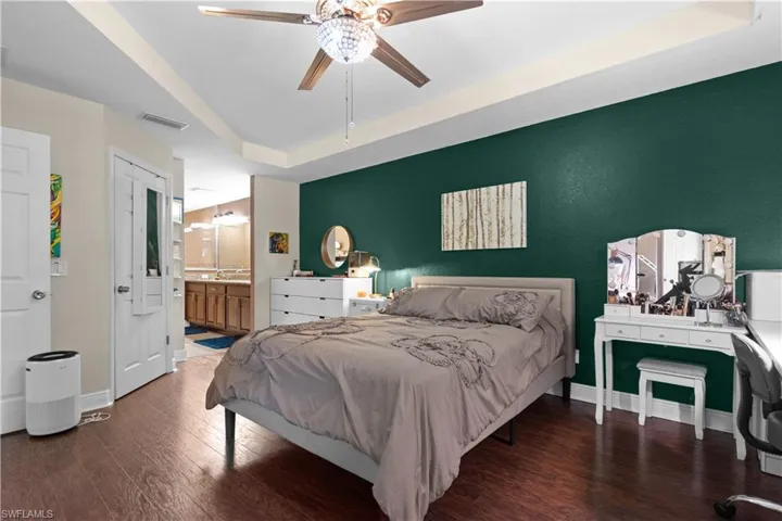 Spacious primary ensuite