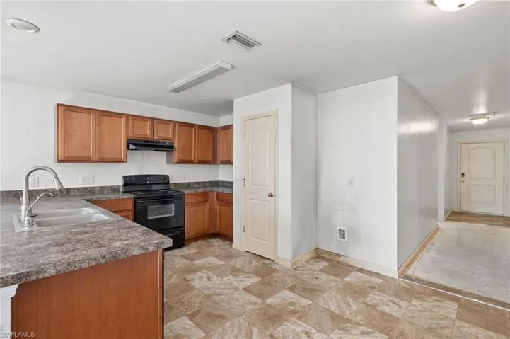 2909 NE 6th  PL, Cape Coral, FL 33909