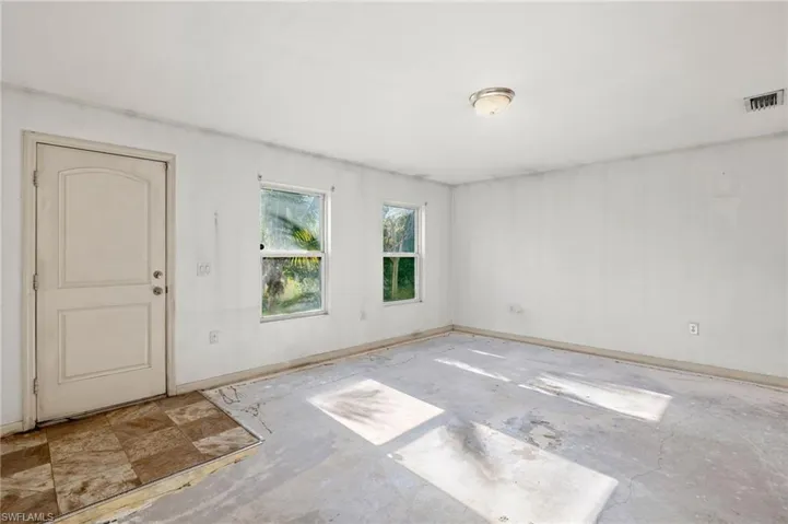 2909 NE 6th  PL, Cape Coral, FL 33909