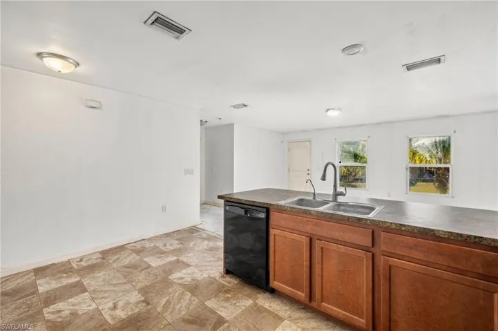 2909 NE 6th  PL, Cape Coral, FL 33909
