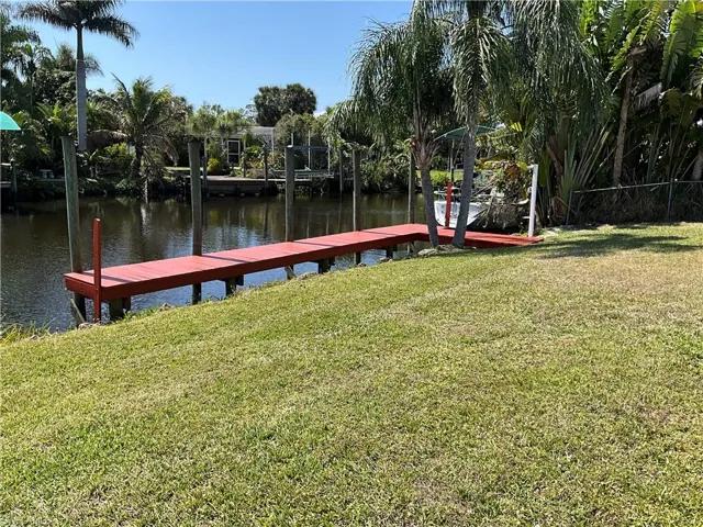 Nice wooden dock approx 40’ to moor your boat.