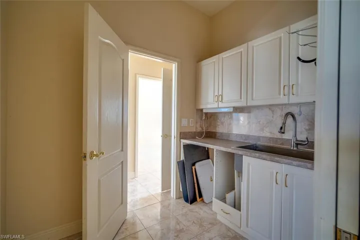 4401 Se 8th Pl, Cape Coral Fl 33904