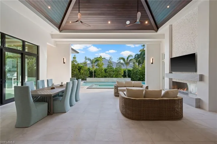 444 Orchid Dr, Naples, Florida 34102