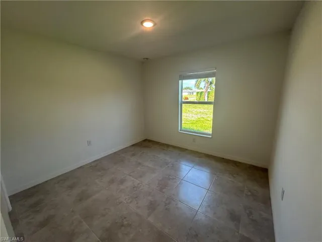 2825 Nw 25 Ln, Cape Coral, Florida 33993