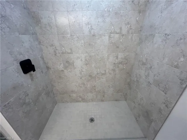 2825 Nw 25 Ln, Cape Coral, Florida 33993