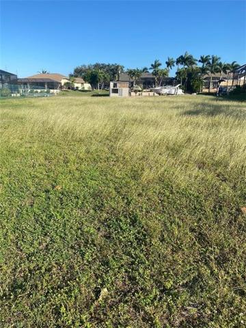 4027 SW 2nd AVE, CAPE CORAL FL 33914