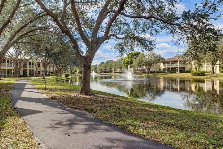 300 Diamond Cir 302, Naples, Florida 34110