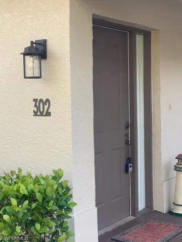 300 Diamond Cir 302, Naples, Florida 34110