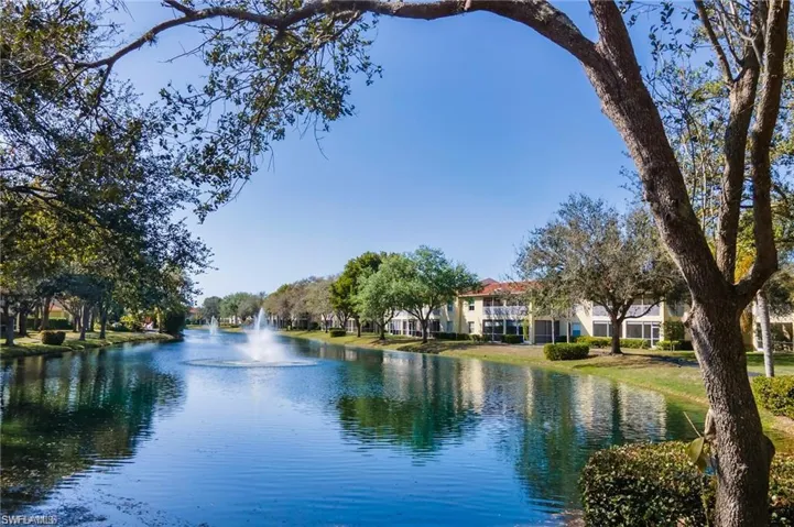 300 Diamond Cir 302, Naples, Florida 34110