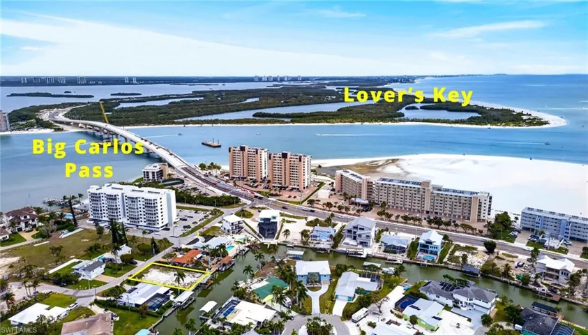 New Bridge has both waling and bike lanes with access to Lover's Key