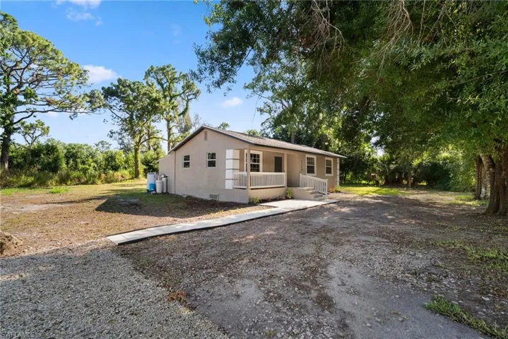 2250  Braidfoot  LN, North Fort Myers, FL 33917