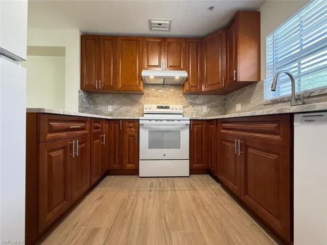 9051 Gervais Cir 1508, Naples, Florida 34120