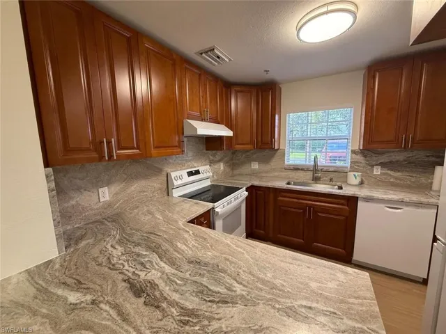 9051 Gervais Cir 1508, Naples, Florida 34120