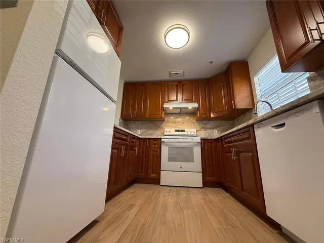 9051 Gervais Cir 1508, Naples, Florida 34120
