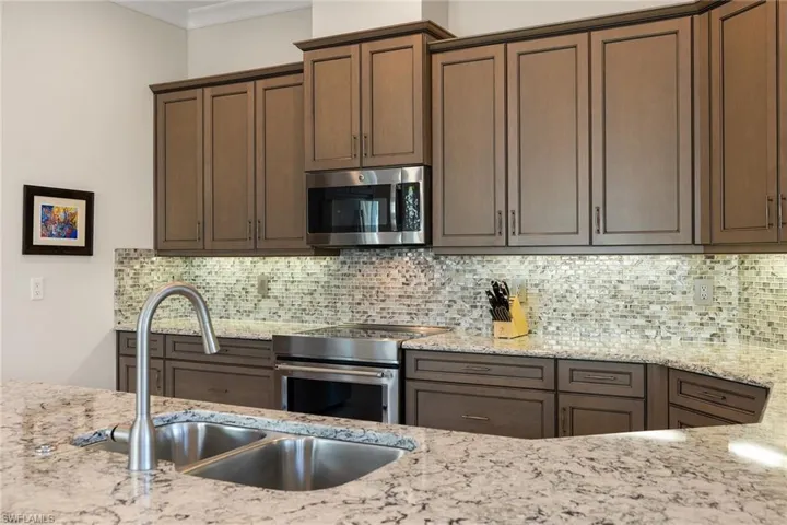 6912  Cay  CT, Naples, FL 34113