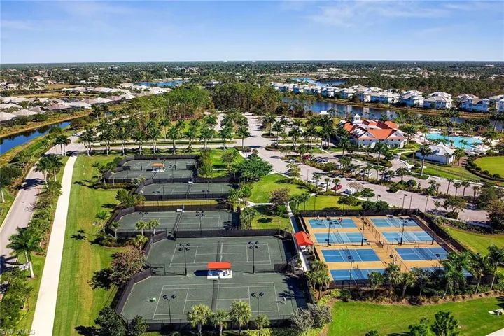 6912  Cay  CT, Naples, FL 34113