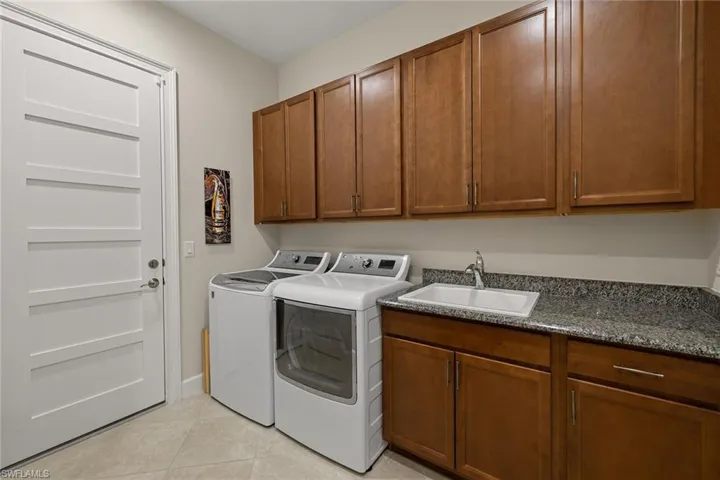 6912  Cay  CT, Naples, FL 34113