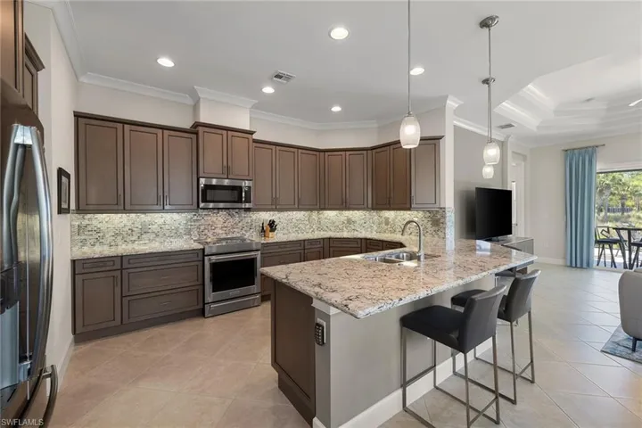 6912  Cay  CT, Naples, FL 34113