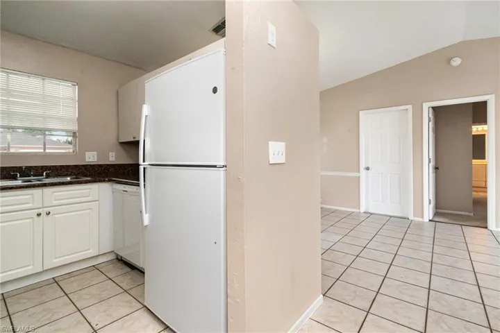 302 Ne 10th Ter, Cape Coral, Florida 33909