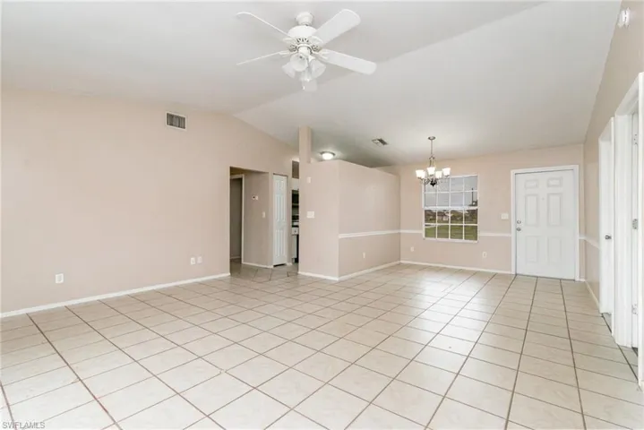 302 Ne 10th Ter, Cape Coral, Florida 33909