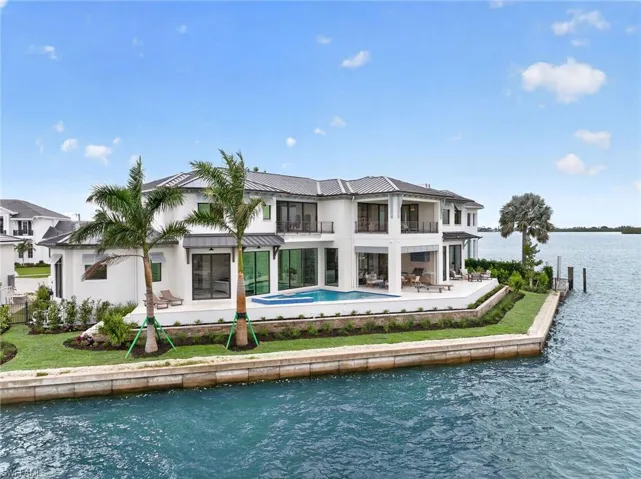 983 Sundrop Ct, Marco Island, Florida 34104