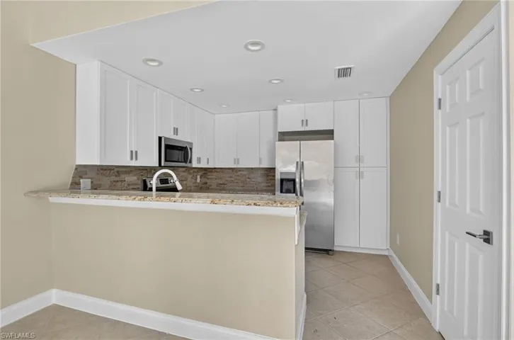 6305 Royal Woods Dr, Fort Myers, Florida 33908