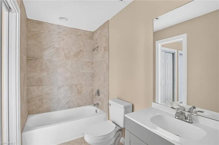 6305 Royal Woods Dr, Fort Myers, Florida 33908